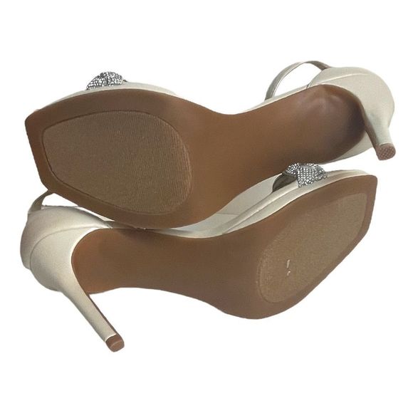 Madden Girl ESTATE Heeled Sandals with glass rhinestone details Size 9 - Picture 10 of 11